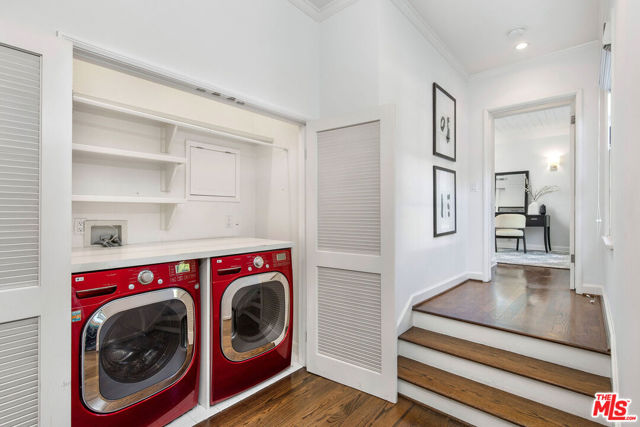 10155 Valley Spring Lane, Toluca Lake CA: https://media.crmls.org/mediaz/a3d4df5b-107c-42e1-a800-8c31ed78cc92.jpg