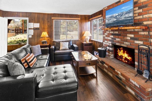 Detail Gallery Image 8 of 39 For 665 Metcalf Ln, Big Bear Lake,  CA 92315 - 2 Beds | 1 Baths
