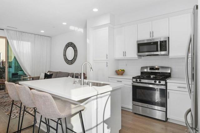 Detail Gallery Image 5 of 25 For 305 Cricket Ct., Santee,  CA 92071 - 3 Beds | 3 Baths