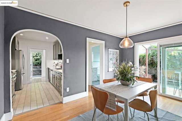 2201 Spaulding Ave, Berkeley CA: https://media.crmls.org/mediaz/a3d5b57f-a225-4a1f-8a71-3ccd0b77afa1.jpg