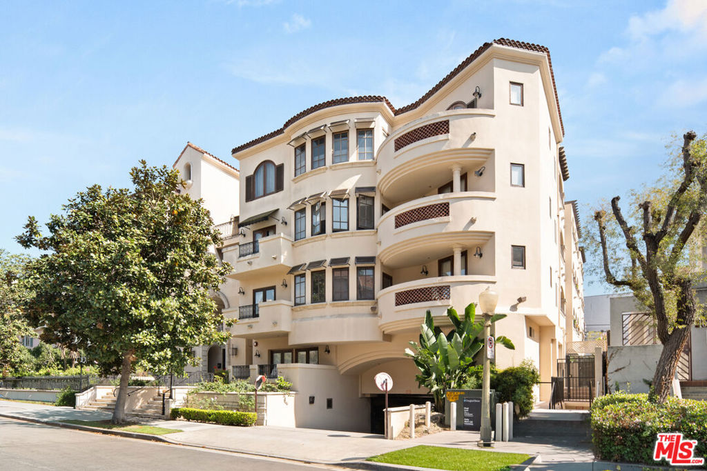 10364 Almayo Avenue #303