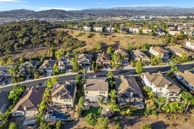 1122 Via Vera Cruz, San Marcos CA: https://media.crmls.org/mediaz/a3d6aaec-342d-427a-a010-60045a302082.jpg