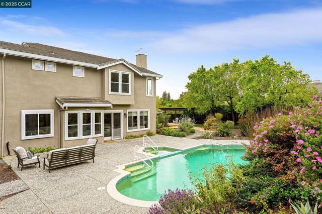 303 Ensley Court, Alamo CA: https://media.crmls.org/mediaz/a3d6f219-9056-40f6-b6fe-c5d45e96a2fe.jpg