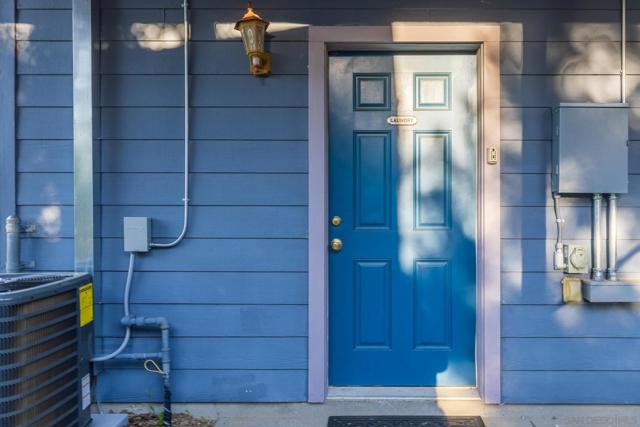 555 Manzanita Dr, Julian CA: https://media.crmls.org/mediaz/a3d75b0f-5b69-4ca5-b938-0086251390c4.jpg