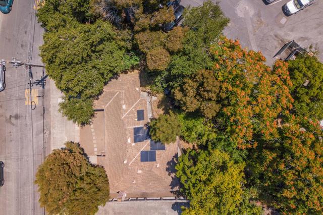 774 Chestnut Street, San Carlos CA: https://media.crmls.org/mediaz/a3d7b3a4-0719-4a90-bf7b-4c3715162a77.jpg
