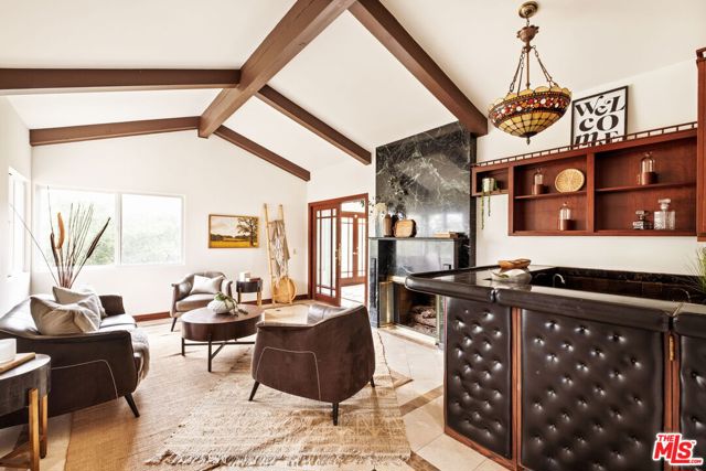 2617 Sleepy Hollow Place, Glendale CA: https://media.crmls.org/mediaz/a3d7fc7c-2435-4755-97e6-dadea289dd7d.jpg