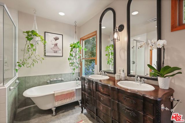 774 Old Topanga Canyon Road photo 33