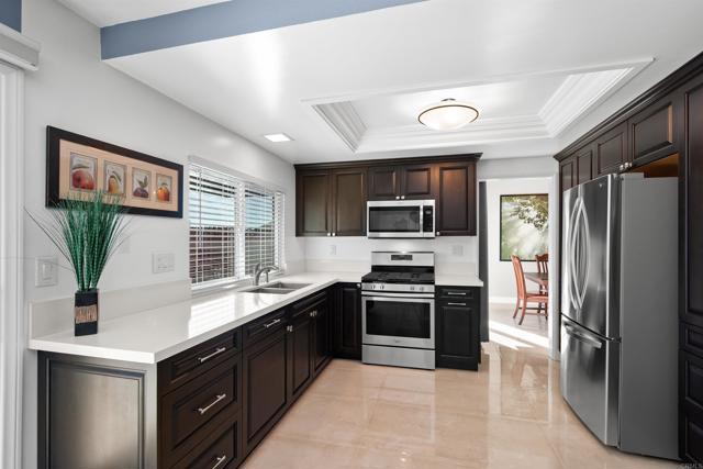 Detail Gallery Image 14 of 48 For 453 Hidden Vista Dr, Chula Vista,  CA 91910 - 4 Beds | 3 Baths