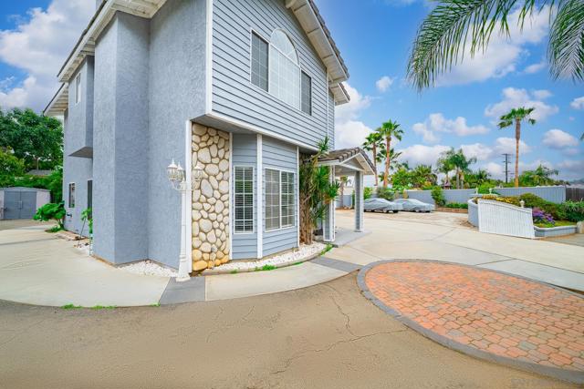 119 Smilax Rd, Vista CA: https://media.crmls.org/mediaz/a3d96d55-6507-415c-870b-9a77ae4835f5.jpg