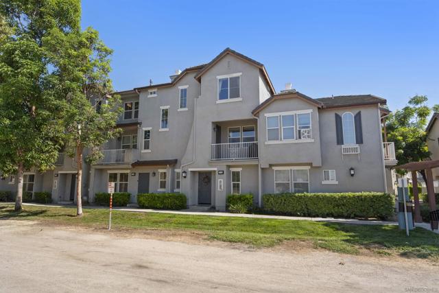 2745 White Pine Ct, Chula Vista CA: https://media.crmls.org/mediaz/a3d9ac8b-6ac2-471b-8608-79e17e5dd0a4.jpg