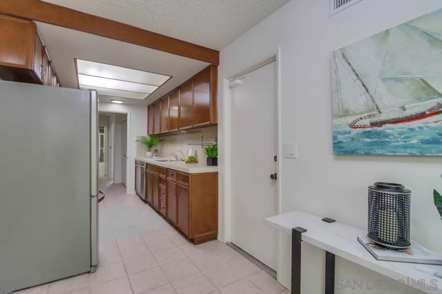 4402 Collwood Ln, San Diego CA: https://media.crmls.org/mediaz/a3d9b3d8-4291-4378-86e8-bbb72dc51b4a.jpg