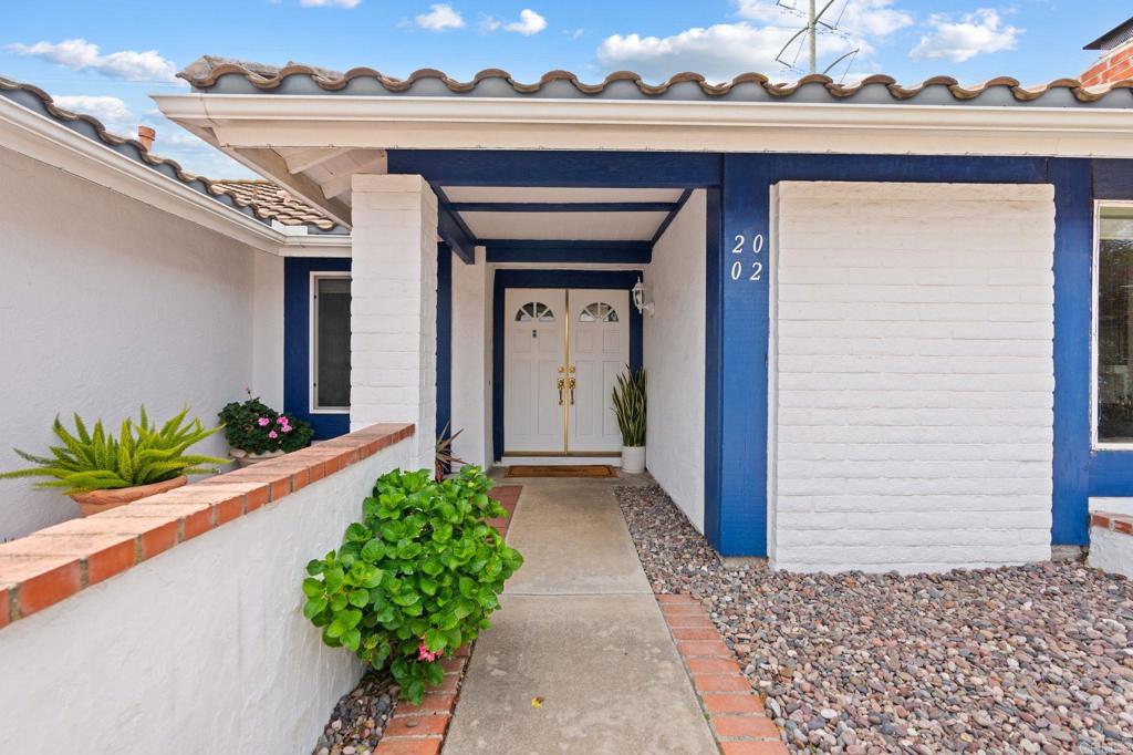 2002 Ladera Ct