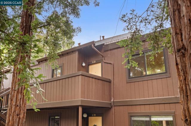 879 Camelback Pl, Pleasant Hill CA: https://media.crmls.org/mediaz/a3d9d69b-6232-4e5a-a13c-3af1dcbe73ef.jpg