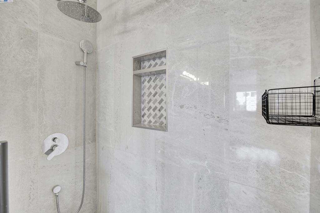 https://media.crmls.org/mediaz/a3d9ebc5-5763-43c3-99ef-0e09937dfc06.jpg?preset=X-Large