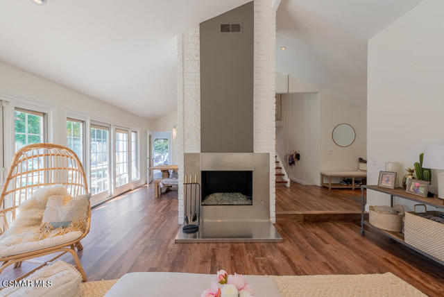 1453 Cheswick Place, Westlake Village CA: https://media.crmls.org/mediaz/a3d9fa28-bfb3-477e-909a-41e58e7c69c6.jpg