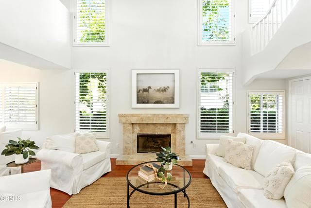 1117 Pan Court, Thousand Oaks CA: https://media.crmls.org/mediaz/a3da5d53-85c4-4c55-b8ba-934836616ed2.jpg