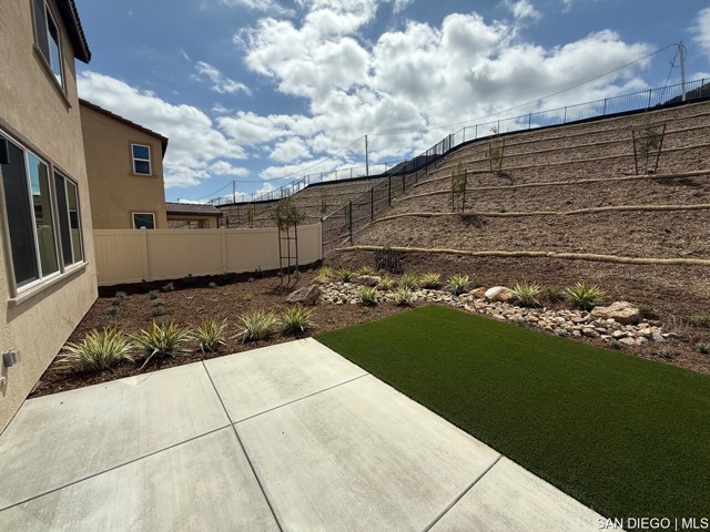 15217 Dawning CT, Lake Elsinore CA: https://media.crmls.org/mediaz/a3daf45c-a411-42df-bef8-45012ecf930e.jpg