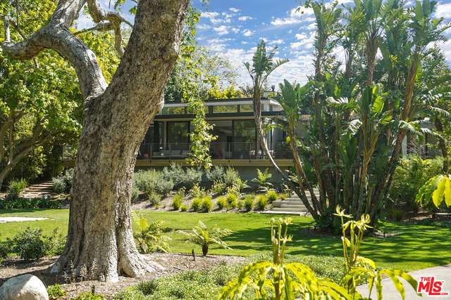 6254 Busch Drive, Malibu CA: https://media.crmls.org/mediaz/a3dd648e-542b-422d-81d1-0b2b2b4046b0.jpg