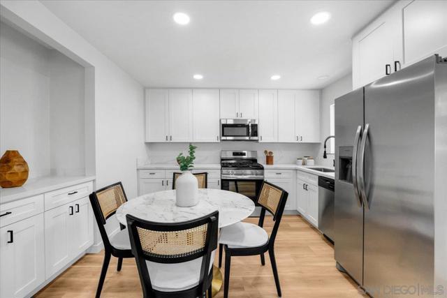 3905 3909 Cottonwood St, San Diego CA: https://media.crmls.org/mediaz/a3ddface-3932-49c0-a4fb-12147974fd8a.jpg