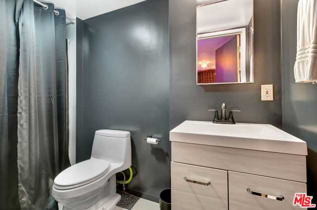 4102 Cachalote Street, Woodland Hills CA: https://media.crmls.org/mediaz/a3de483f-59fc-4a44-b3a9-a3b0db660439.jpg