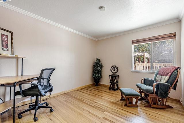 25660 Paul Ct, Hayward CA: https://media.crmls.org/mediaz/a3dea7fc-88e2-48f1-b03c-21077432c4ee.jpg