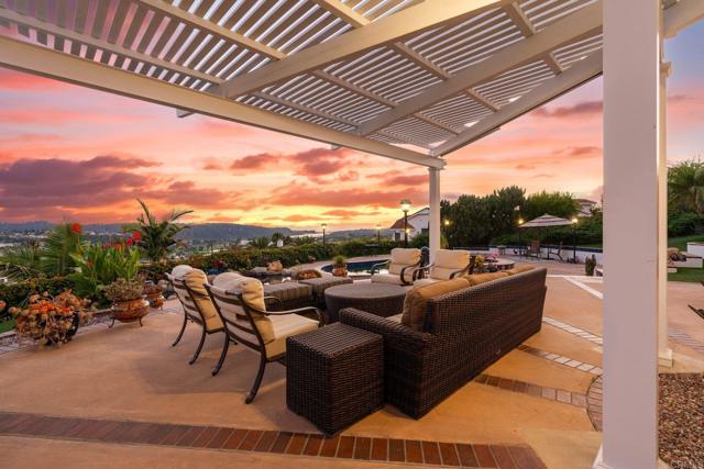 Detail Gallery Image 19 of 46 For 7327 El Fuerte St, Carlsbad,  CA 92009 - 5 Beds | 4/1 Baths