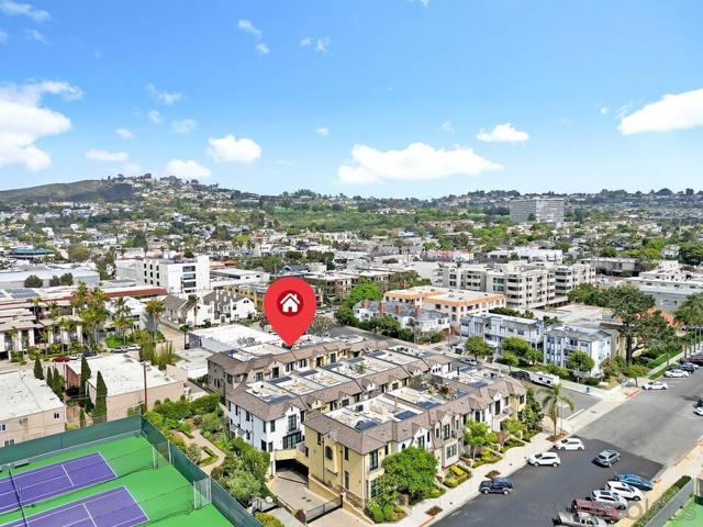 726 Silver Street, La Jolla CA: https://media.crmls.org/mediaz/a3e05174-9e78-4e1f-92b3-9c2d6faa1e3e.jpg