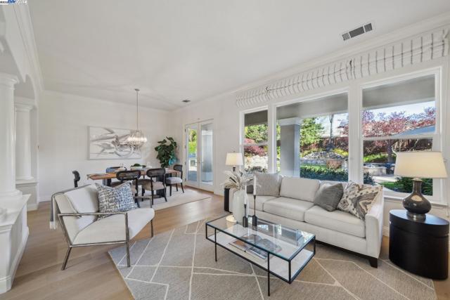 1221 Culet Ranch Rd, Danville CA: https://media.crmls.org/mediaz/a3e140b3-c3bb-426b-80c7-33351807d600.jpg