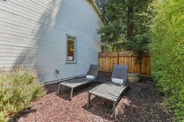 1159 Vintner Pl, Livermore CA: https://media.crmls.org/mediaz/a3e2053f-4e9c-4902-b371-2e473688c6fe.jpg