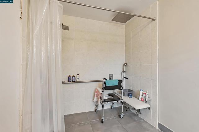 2633 Humphrey Ave, Richmond CA: https://media.crmls.org/mediaz/a3e24e0a-3969-4b20-bc8b-c7cb8ac46fce.jpg