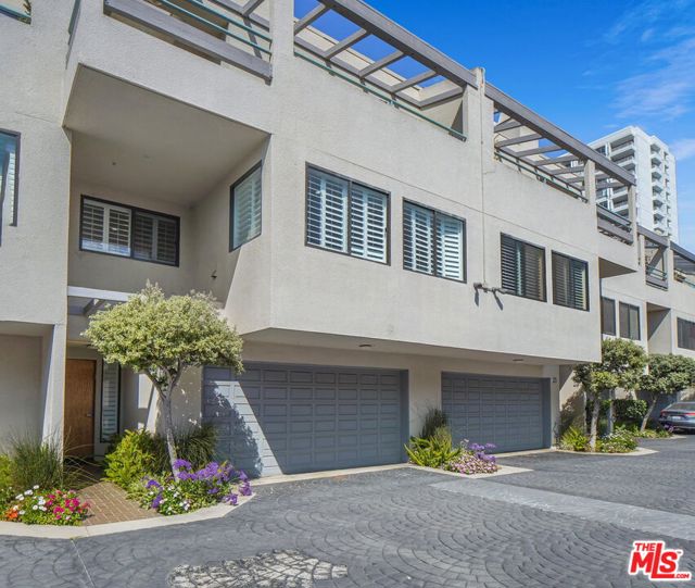 20 Ocean Park Boulevard, 22 photo 5
