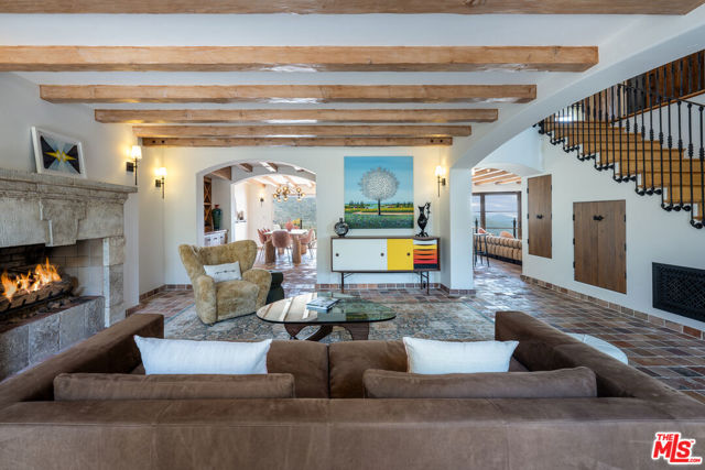 791 Nyes Place, Laguna Beach CA: https://media.crmls.org/mediaz/a3e28e3f-e846-4749-83e6-c2405ddfcc55.jpg