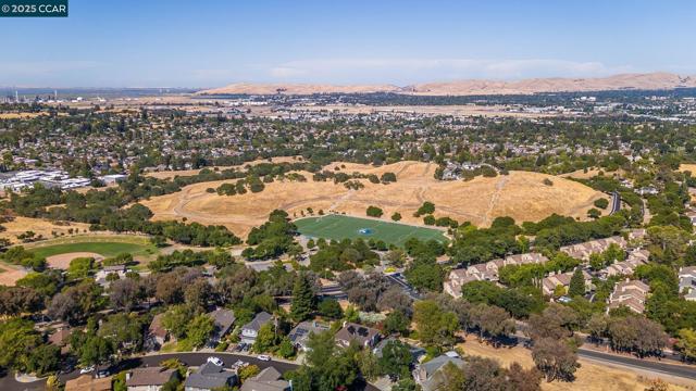 316 Valley High Dr, Pleasant Hill CA: https://media.crmls.org/mediaz/a3e2a1de-1067-4ff3-9c8e-3fd236cfc1a7.jpg