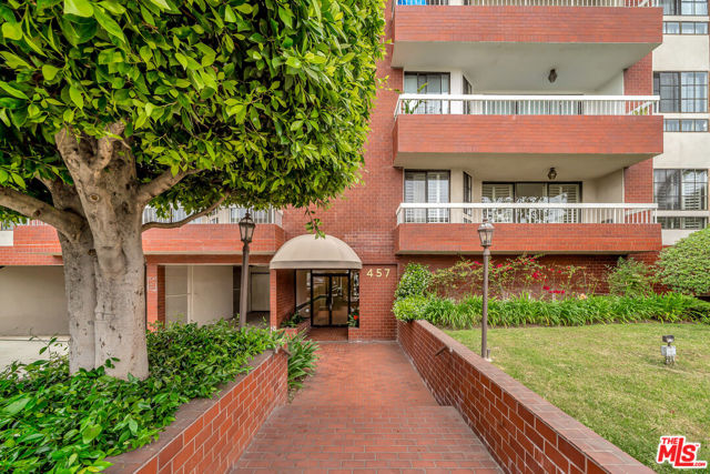 457 North Doheny Drive, 102 photo 2