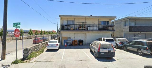 748 Clara Street, Oakland CA: https://media.crmls.org/mediaz/a3e2f0bd-1a4c-44da-940a-1a7fb66dc26c.jpg