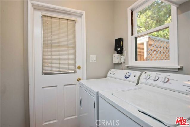 1808 Euclid Street, Santa Monica CA: https://media.crmls.org/mediaz/a3e36dfd-f009-4acf-84ab-fc903d73b836.jpg