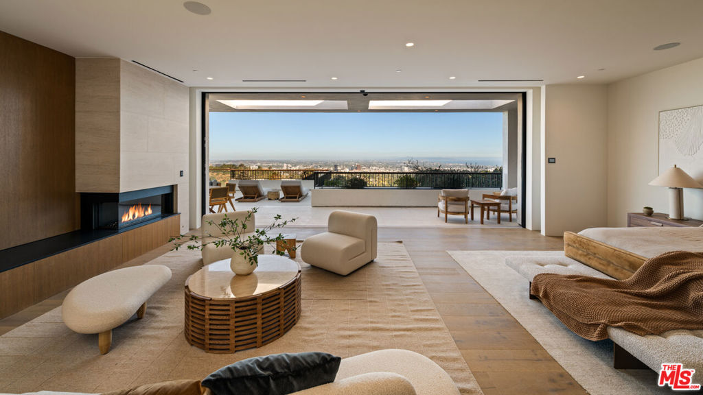 MLS #25570957 img 23