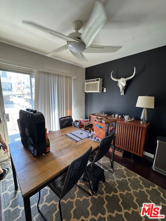 864 Granville Avenue photo 27