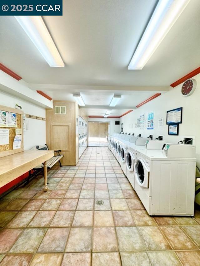 1305 Webster St, Alameda CA: https://media.crmls.org/mediaz/a3e57f0e-4133-4804-a4d4-1f6e9cf442fa.jpg