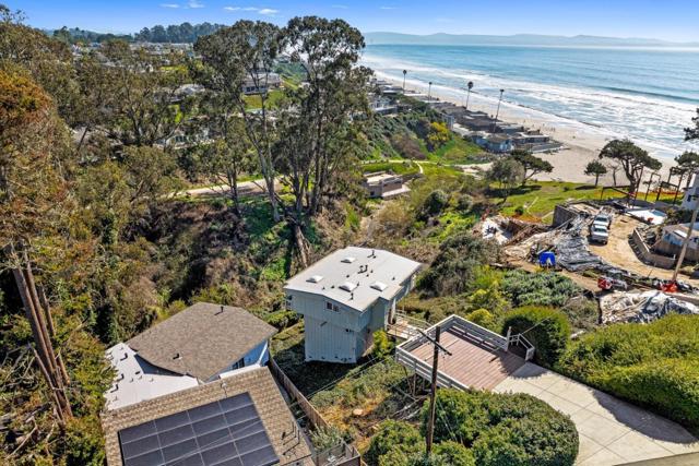 664 Bayview Drive, Aptos CA: https://media.crmls.org/mediaz/a3e5d5eb-c7bd-45be-a05d-bb2e8aed5ed3.jpg