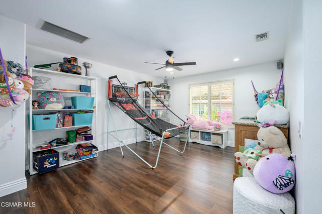 2554 Kirsten Lee Drive, Westlake Village CA: https://media.crmls.org/mediaz/a3e68ffd-1d05-4286-84ef-c75a79011bea.jpg