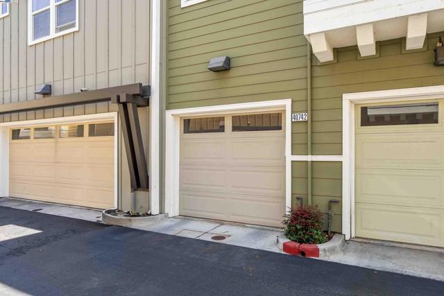 40742 Greystone Ter, Fremont CA: https://media.crmls.org/mediaz/a3e6ba8c-96b8-4a41-9288-8dc4934b885a.jpg