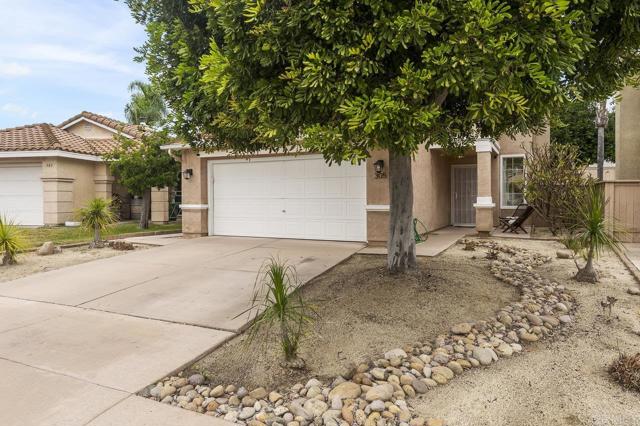305 Cobblestone Place, Santee CA: https://media.crmls.org/mediaz/a3e8c596-bcf3-43c4-9429-3c75c9f6cc99.jpg