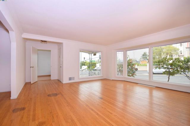 22813 2Nd St, Hayward CA: https://media.crmls.org/mediaz/a3e94202-8b00-403d-9d17-320c2dd9d163.jpg
