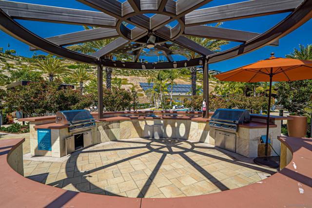2335 Aperture Circle, San Diego CA: https://media.crmls.org/mediaz/a3e95bfc-0166-4ebc-ac3f-61729e0beffd.jpg