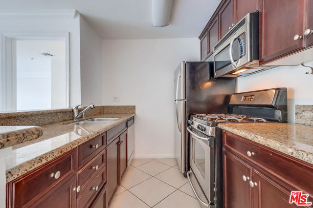 7320 Hawthorn Avenue, Los Angeles CA: https://media.crmls.org/mediaz/a3e977a9-6a3f-4cff-b2d7-f40ffced7656.jpg