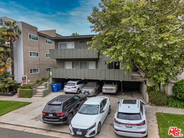 1357 1361 S Beverly Glen Boulevard, Los Angeles CA: https://media.crmls.org/mediaz/a3e9e2ab-f58f-4a77-8b83-ed691cea2961.jpg