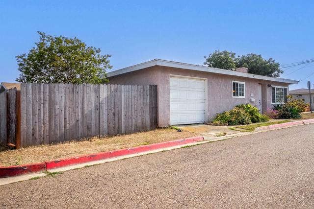 765 Elkwood Ave, Imperial Beach CA: https://media.crmls.org/mediaz/a3ea1f6d-dfa9-4694-a92f-246b76cb108e.jpg
