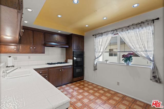 4731 La Villa Marina, Marina del Rey CA: https://media.crmls.org/mediaz/a3ea25e0-abd6-4ec7-9e86-3e98b20c6fdd.jpg