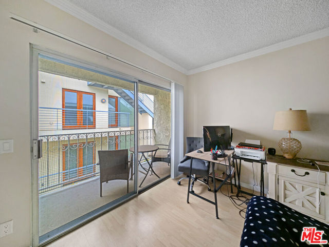 1538 11th Street, Santa Monica CA: https://media.crmls.org/mediaz/a3ea594d-7ac9-46f9-ae83-61c916ca6f2f.jpg